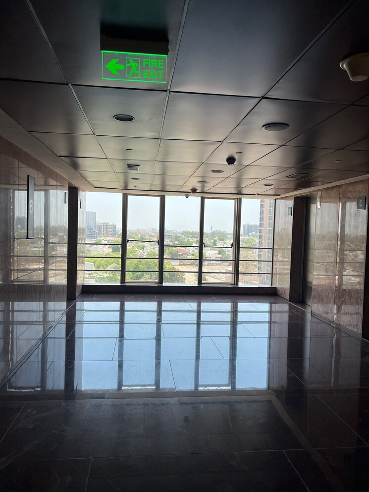 undefined, nehru nagar Commercial Office Space 1200 Sq.Ft. In Nehru Nagar Ahmedabad 9231490