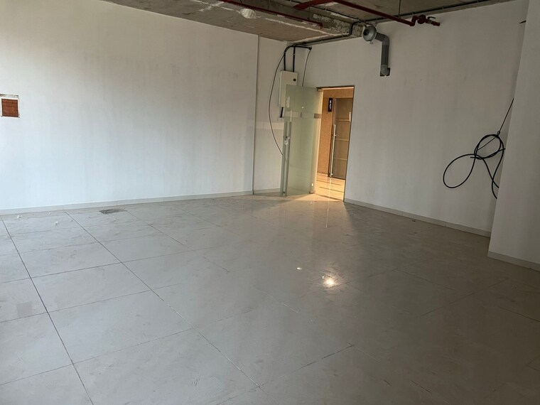 Room, nehru nagar Commercial Office Space 1200 Sq.Ft. In Nehru Nagar Ahmedabad 9231490