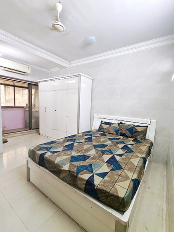 Bedroom in 2 BHK Apartment at Juhu – for Rent