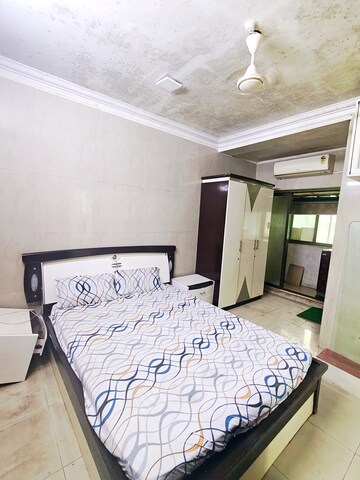 Bedroom in 2 BHK Apartment at Juhu – for Rent