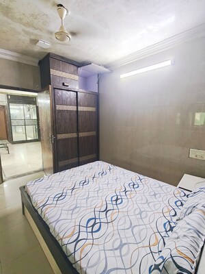 Bedroom in 2 BHK Apartment at Juhu – for Rent