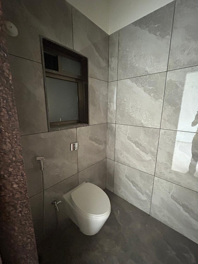 Washroom, chandak-unicorn Commercial Office Space 1150 Sq.Ft. In Andheri West Mumbai 9231584