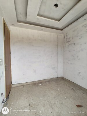 Room in 2 BHK Builder Floor at Dwarka Mor – for Sale