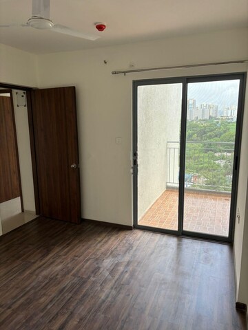 Room in 2 BHK Apartment at Saarrthi Skybay, Mahalunge – for Rent