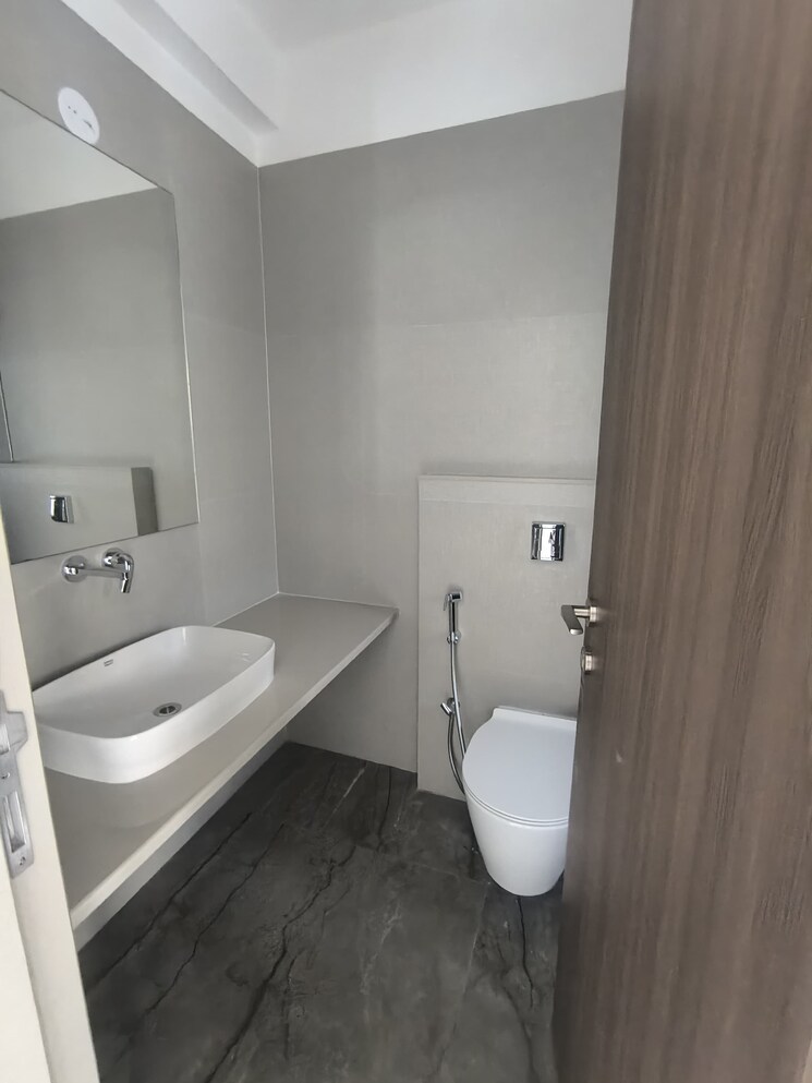 Bathroom, skg-yeshwant 3 Bedroom 1950 Sq.Ft. Apartment In Chembur Mumbai 9231601