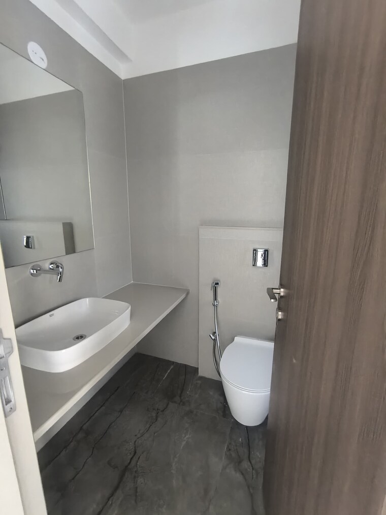 Bathroom, skg-yeshwant 3 Bedroom 1950 Sq.Ft. Apartment In Chembur Mumbai 9231601