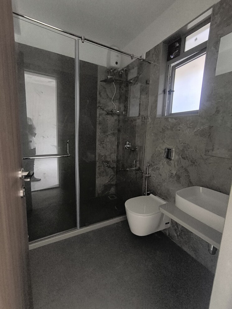 Bathroom, skg-yeshwant 3 Bedroom 1950 Sq.Ft. Apartment In Chembur Mumbai 9231601