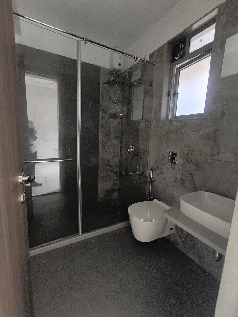Bathroom, skg-yeshwant 3 Bedroom 1950 Sq.Ft. Apartment In Chembur Mumbai 9231601