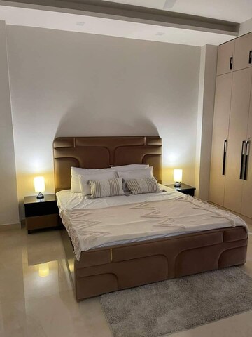 Studio Builder Floor For Rent in Ambience Mall, Sector 24