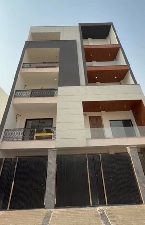 4 BHK Builder Floor For Sale in Parklands, Sector 85
