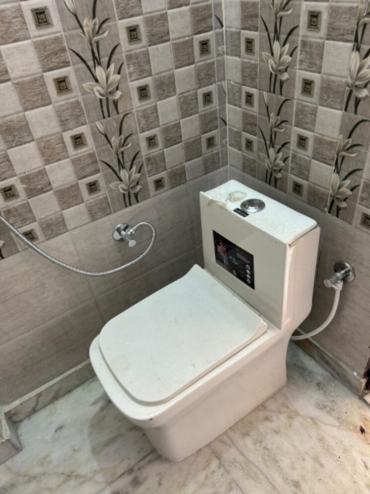Bathroom, sector 37 2 Bedroom 1050 Sq.Ft. Apartment In Sector 37 Noida 9231694