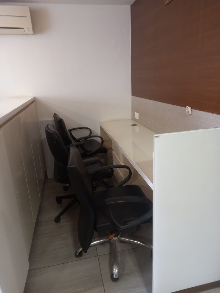 Team Area, thaltej Commercial Office Space 1100 Sq.Ft. In Thaltej Ahmedabad 9231678