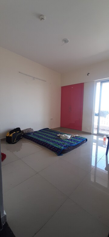 Furnished Amenities in 3 BHK Apartment at Land Craft Golf Links Apartment Phase 2, Pandav Nagar – for Sale