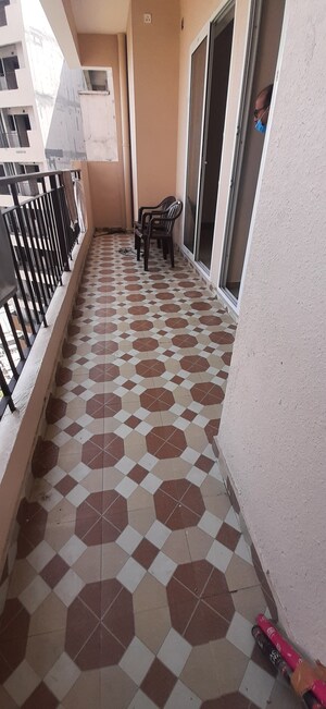 Furnished Amenities in 3 BHK Apartment at Land Craft Golf Links Apartment Phase 2, Pandav Nagar – for Sale