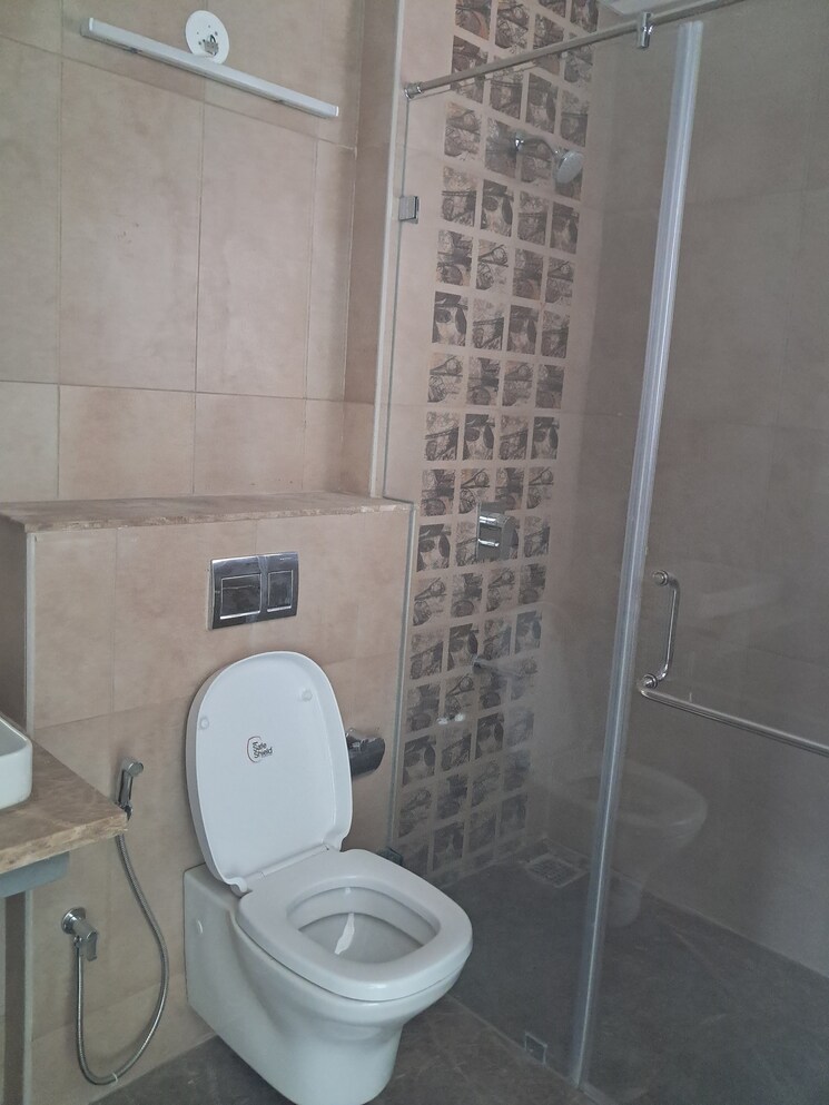 Bathroom, peninsula-salsette-27 2 Bedroom 804 Sq.Ft. Apartment In Byculla Mumbai 9231622