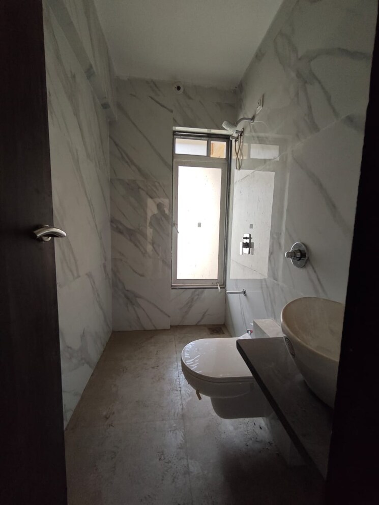 Bathroom, majestic-avighna 2 Bedroom 786 Sq.Ft. Apartment In Chembur Mumbai 9231683