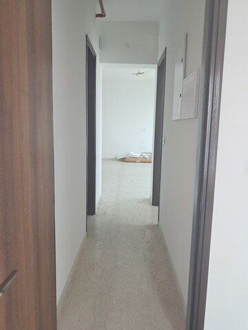 Furnished Amenities in 2 BHK Apartment at Peninsula Salsette 27, Byculla – for Rent