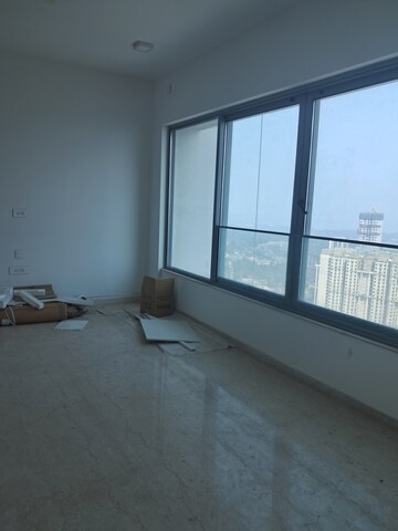 Furnished Amenities in 2 BHK Apartment at Peninsula Salsette 27, Byculla – for Rent