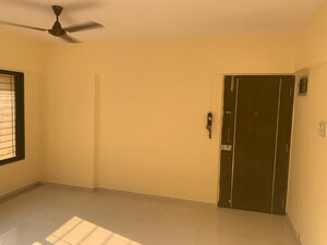 Room in 1 BHK Apartment at Laxmi CHS Borivali, Borivali West – for Rent