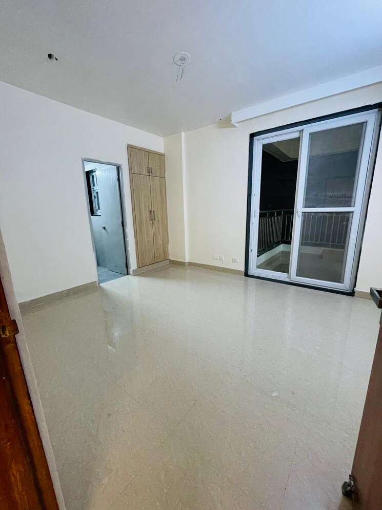 Master Bedroom, garur-golf-island 3 Bedroom 1800 Sq.Ft. Apartment In Sector 19b Dwarka Delhi 9232076