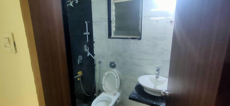 Bathroom, kohinoor-tinsel-town 2 Bedroom 720 Sq.Ft. Apartment In Hinjewadi Pune 9231801