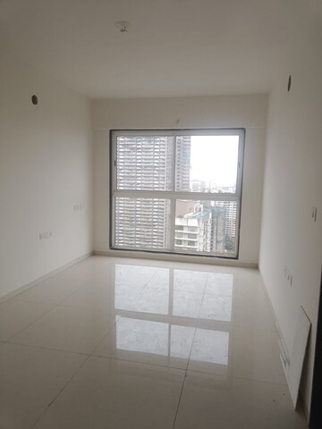 Room in 3 BHK Apartment at Runwal Nirvana, Parel – for Rent