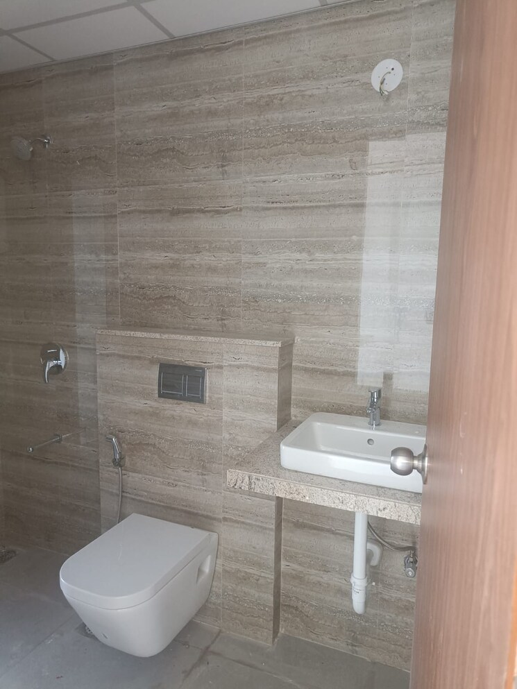 Bathroom, runwal-nirvana 3 Bedroom 1250 Sq.Ft. Apartment In Parel Mumbai 9231860
