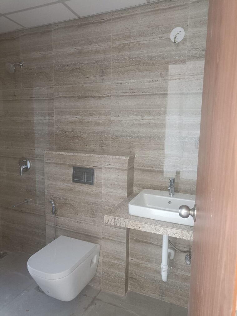 Bathroom, runwal-nirvana 3 Bedroom 1250 Sq.Ft. Apartment In Parel Mumbai 9231860