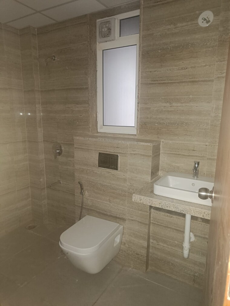 Bathroom, runwal-nirvana 3 Bedroom 1250 Sq.Ft. Apartment In Parel Mumbai 9231860