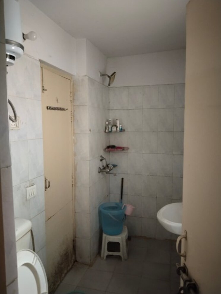 Bathroom, landcraft-river-heights 1 Bedroom 705 Sq.Ft. Apartment In Raj Nagar Extension Ghaziabad 9231849