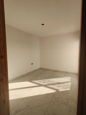 Room in 3 BHK Apartment at Malwa Escon Primera, International Airport Road – for Sale