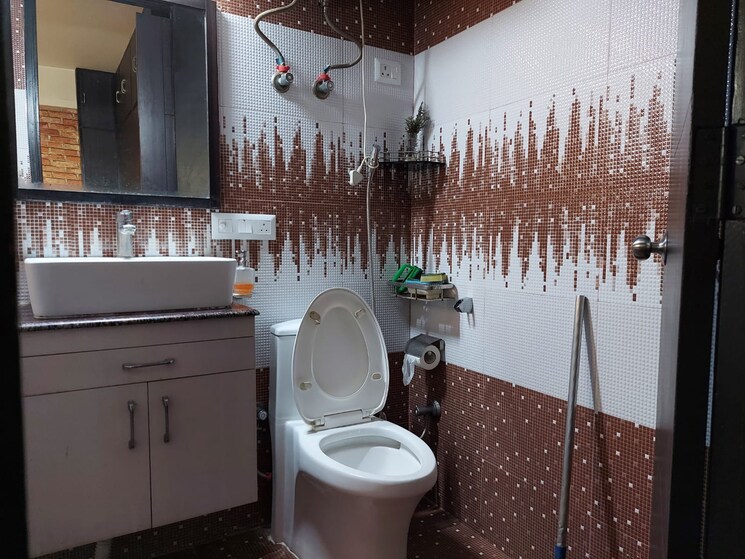 Bathroom, land-craft-golf-links-apartment-phase-2 3 Bedroom 1630 Sq.Ft. Apartment In Pandav Nagar Ghaziabad 9231905