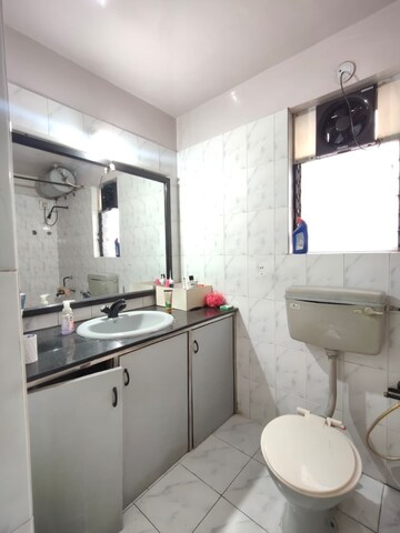 Team Area in 2 BHK Apartment at Silver Oak, Kalyani Nagar – for Rent