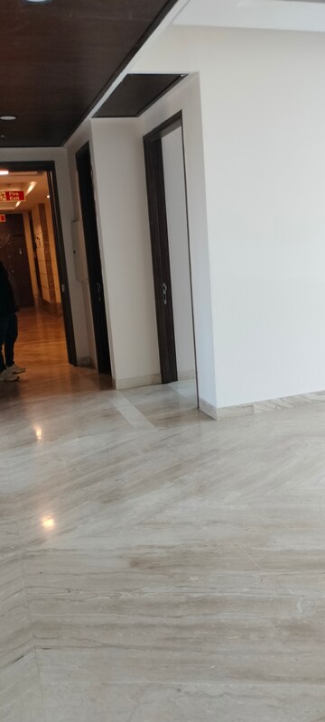 Room in 3 BHK Apartment at Ambience Tiverton, Sector 50 – for Rent