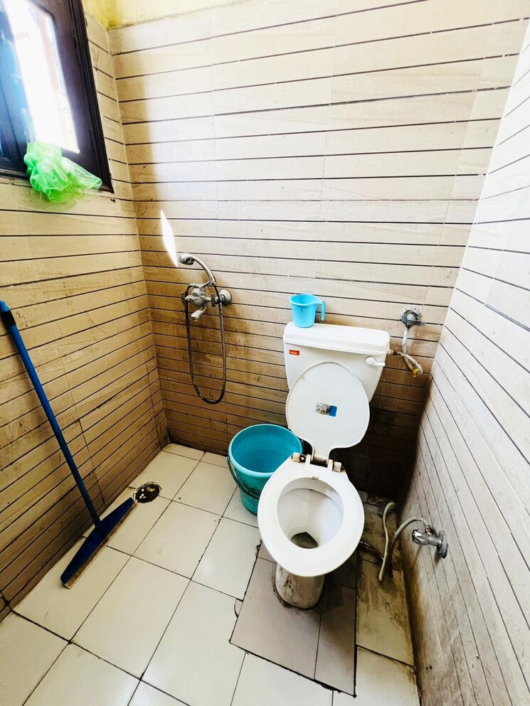 Bathroom, singla-south-city 1 Bedroom 700 Sq.Ft. Apartment In Lohgarh Zirakpur 9231919