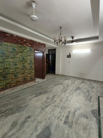 Room in 3 BHK Builder Floor at Neb Sarai – for Rent