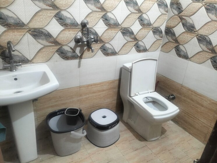 Bathroom, kharar kurali highway 1 Bedroom 540 Sq.Ft. Apartment In KharaR Kurali Highway Mohali 9231984