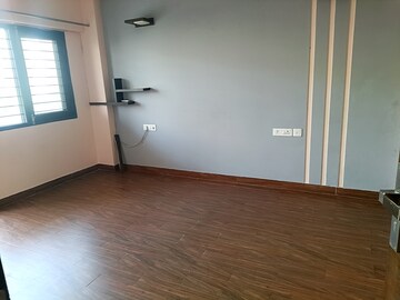 Room in 3 BHK Apartment at Unitech The Residences Sector 33, Sector 33 – for Rent