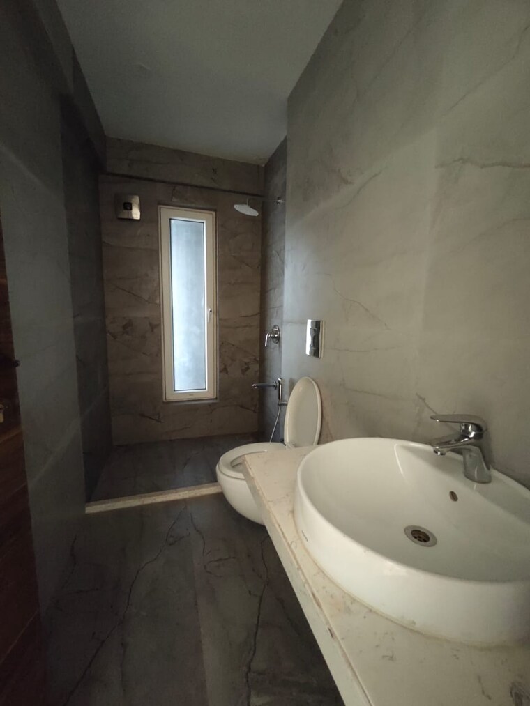 Bathroom, chembur 4 Bedroom 2300 Sq.Ft. Apartment In Chembur Mumbai 9232024