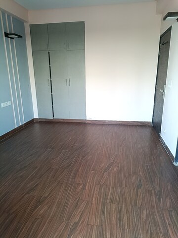 2 BHK Apartment For Rent in Unitech The Residences Sector 33, Sector 33
