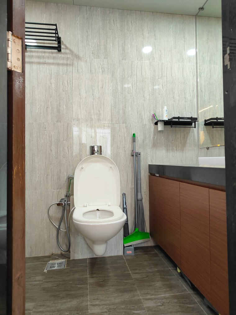Bathroom, sanghvi-evana 2 Bedroom 800 Sq.Ft. Apartment In Worli Mumbai 9232080