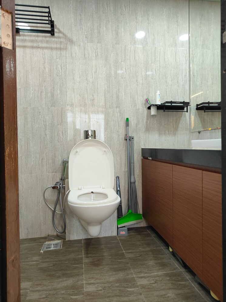 Bathroom, sanghvi-evana 2 Bedroom 800 Sq.Ft. Apartment In Worli Mumbai 9232080