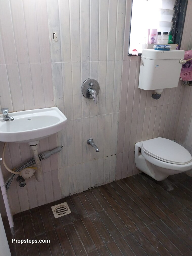 Bathroom, k-raheja-palm-spring 1 Bedroom 410 Sq.Ft. Apartment In Malad West Mumbai 9232141