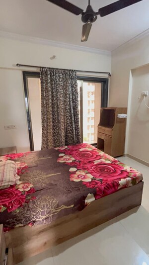 Bedroom in 2 BHK Apartment at Shiv Parvati, Malad West – for Rent