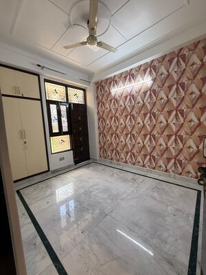Room in 3 BHK Builder Floor at Vaishali Sector 6 – for Sale