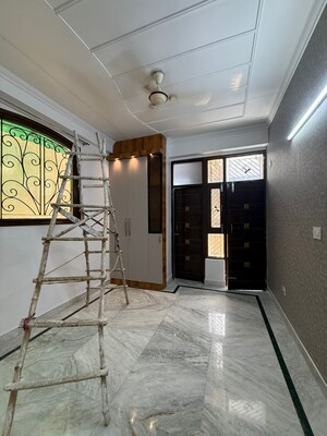 Room in 3 BHK Builder Floor at Vaishali Sector 6 – for Sale