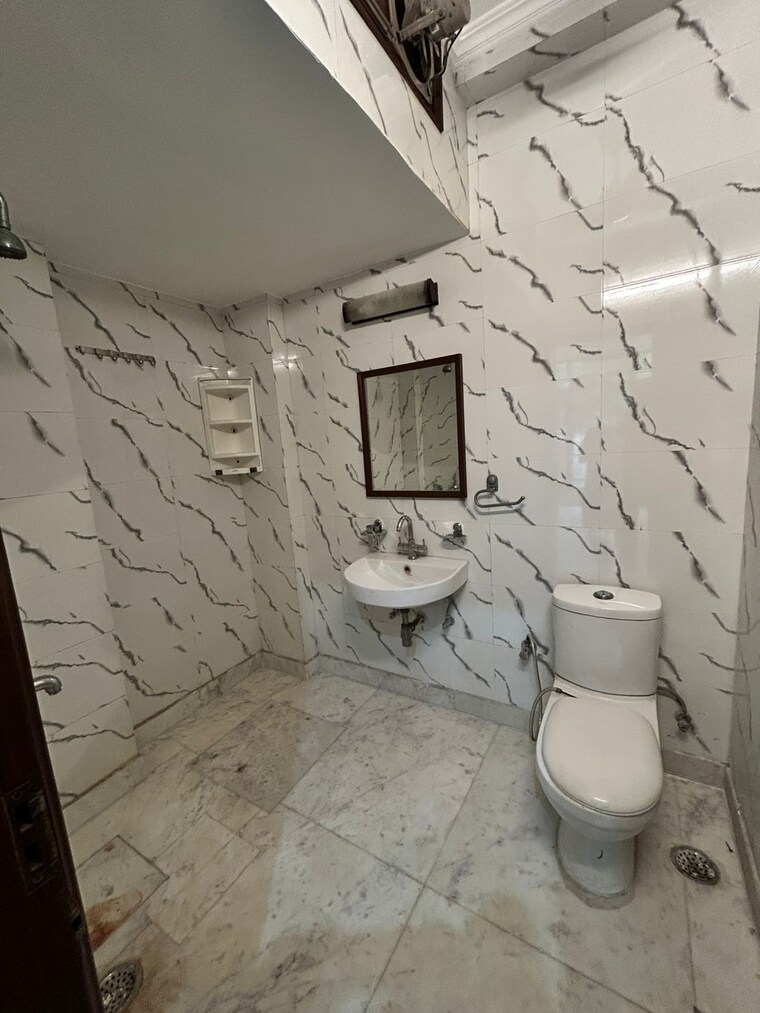 Bathroom, sector 23 3 Bedroom 2100 Sq.Ft. Independent House In Sector 23 Gurgaon 9232164