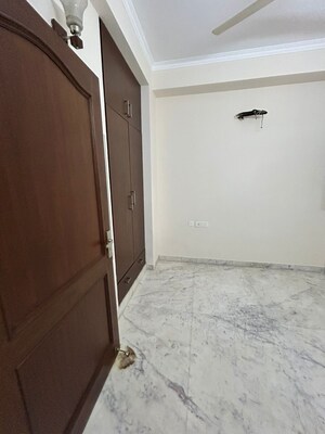 Room in 3 BHK Independent House at Sector 23 – for Rent