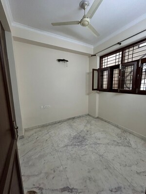 Room in 3 BHK Independent House at Sector 23 – for Rent