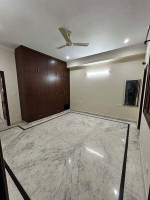 Room in 3 BHK Independent House at Sector 23 – for Rent
